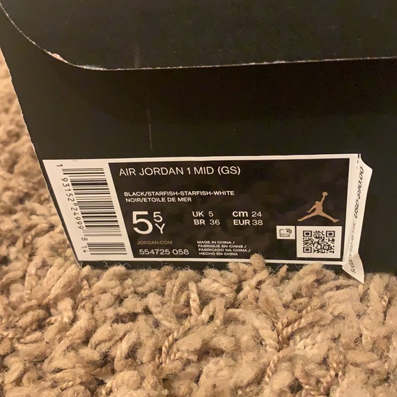 Air Jordan 1 Mid Shattered Blackboard GS - Picture 2 of 8